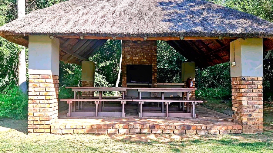 4 Bedroom Property for Sale in Boschenvaal River Front Lodges Free State
